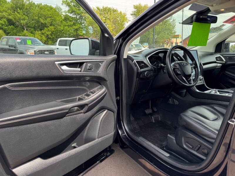 2021 Ford Edge Titanium