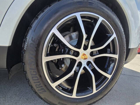 2024 Porsche Cayenne S