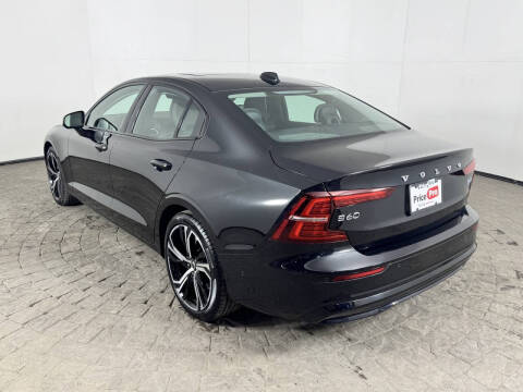 2024 Volvo S60 B5 Plus Dark Theme