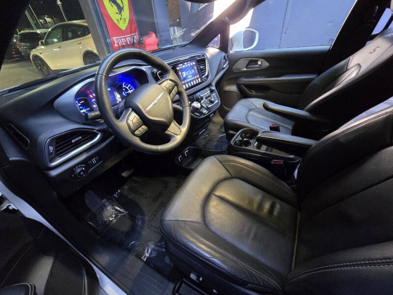 2019 Chrysler Pacifica Hybrid Touring L 35th Anniversary