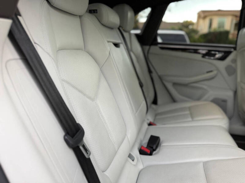 2017 Porsche Macan S