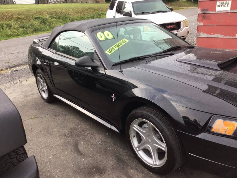 2000 Ford Mustang