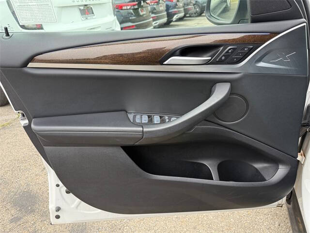 2023 BMW X4 xDrive30i