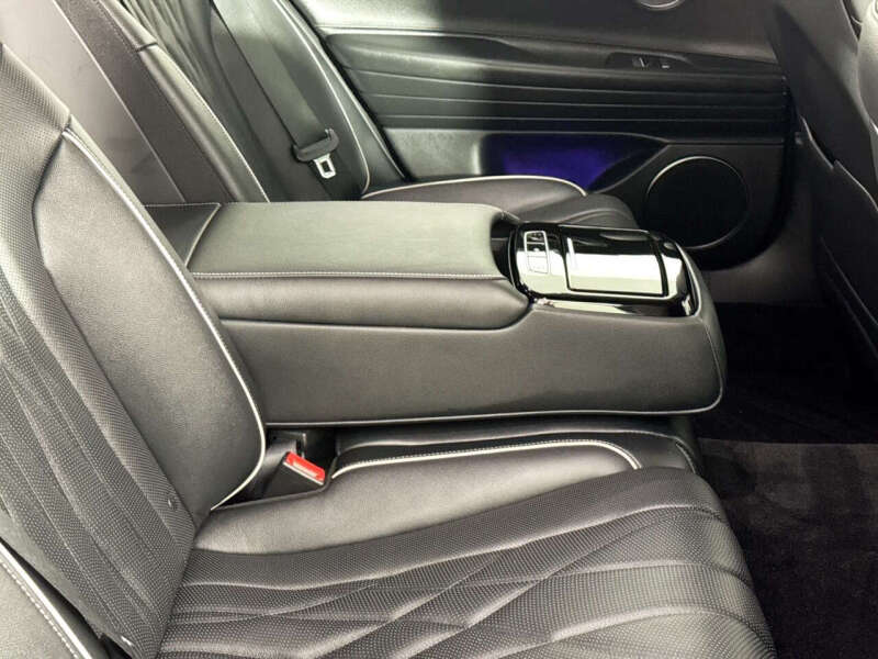 2021 Genesis G80