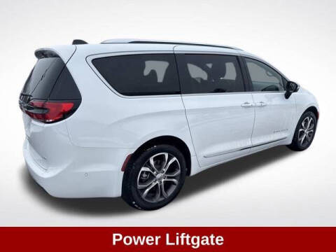 2025 Chrysler Pacifica Pinnacle