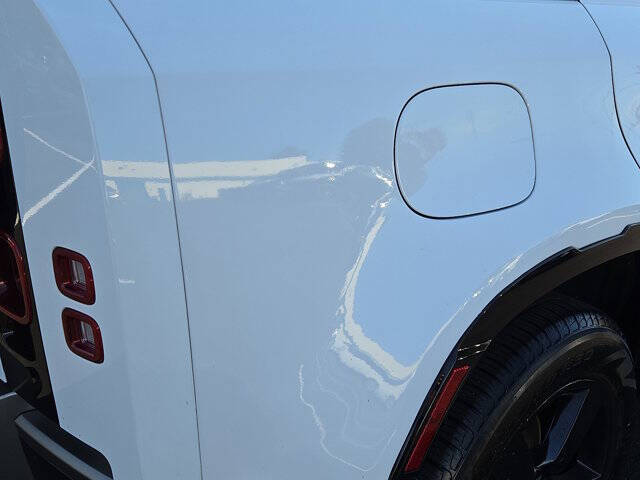 2024 Land Rover Defender 110 P400 X-Dynamic SE