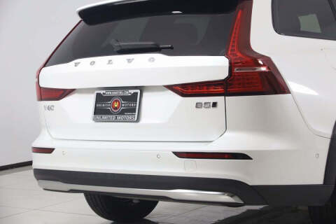 2024 Volvo V60 Cross Country B5 Plus