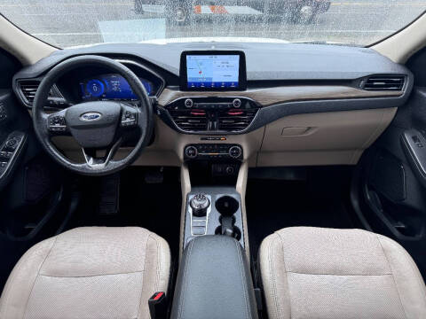 2020 Ford Escape Titanium