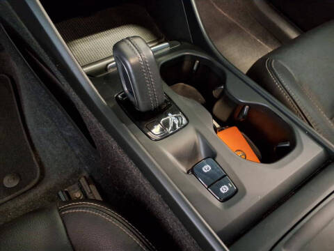 2021 Volvo XC40 T4 Momentum