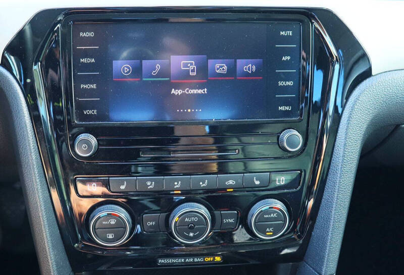 2022 Volkswagen Passat SE