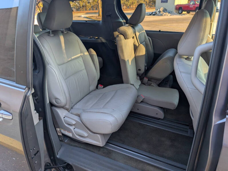 2017 Toyota Sienna XLE 8-Passenger