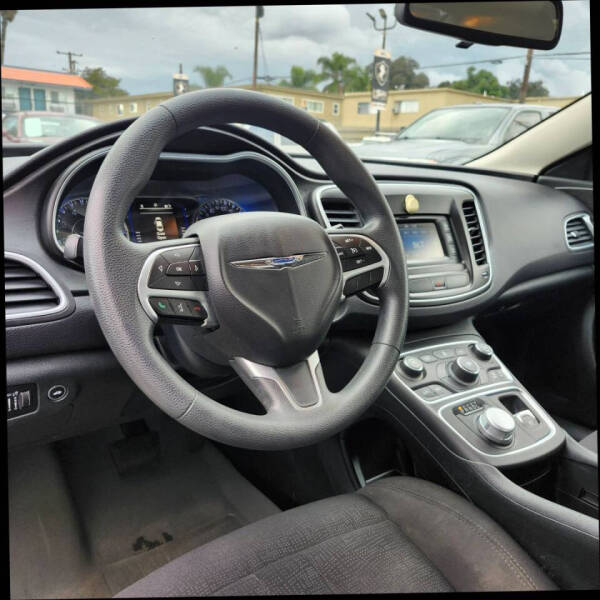 2015 Chrysler 200 LX