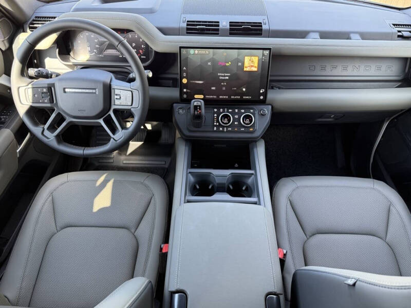 2026 Land Rover Defender 110 P300 S