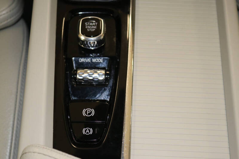 2019 Volvo XC60 T5 Momentum