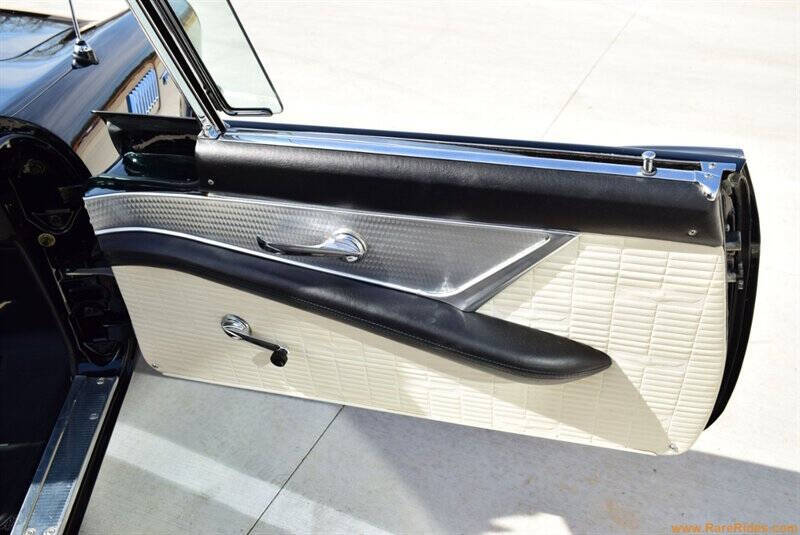 1957 Ford Thunderbird