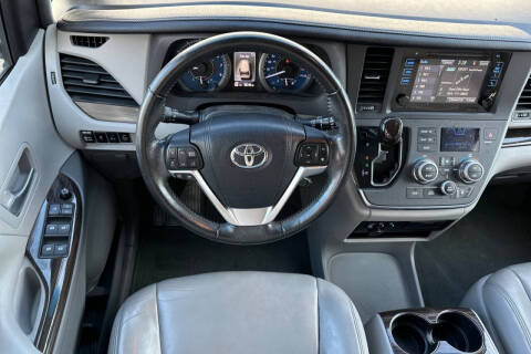 2016 Toyota Sienna