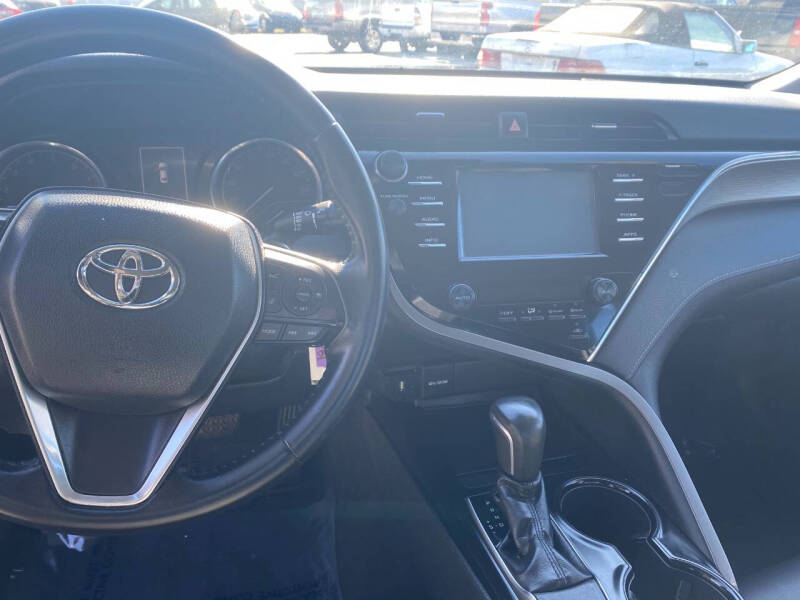 2018 Toyota Camry null photo 9