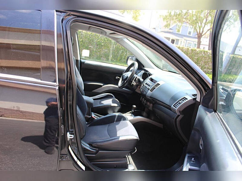 2010 Mitsubishi Outlander SE