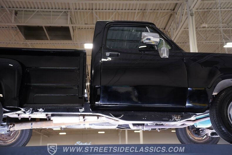 1977 Dodge D100 Pickup