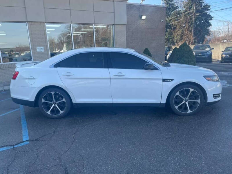 2016 Ford Taurus SHO