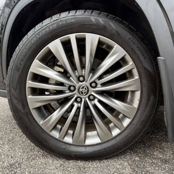 2022 Toyota Highlander Platinum