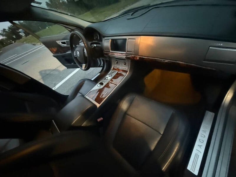 2011 Jaguar XF Premium