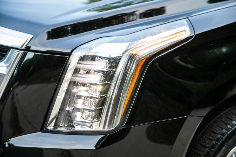 2018 Cadillac Escalade Standard