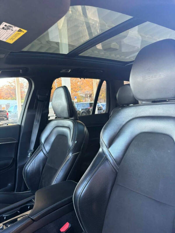 2019 Volvo XC90 T6 R-Design