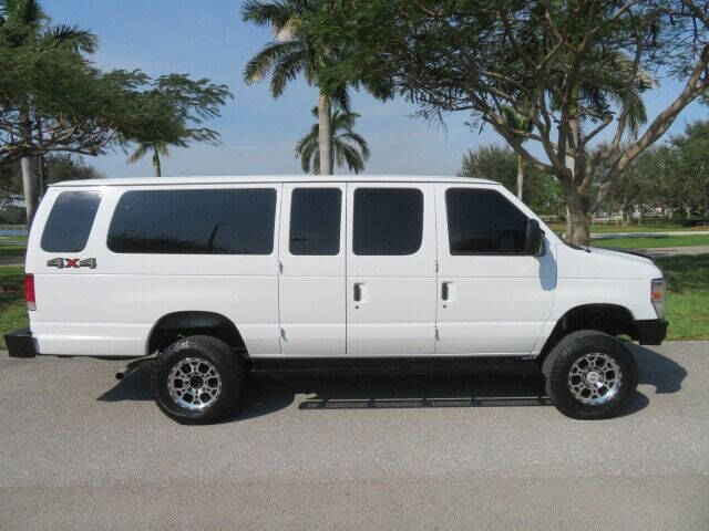 2014 Ford E-Series E-350 SD XLT