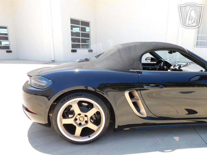 2021 Porsche 718 Boxster