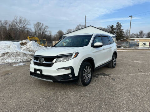 2020 Honda Pilot for sale at ONG Auto in Farmington MN