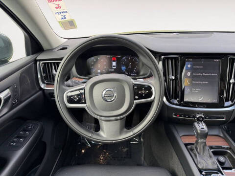 2020 Volvo S60 T5 Momentum