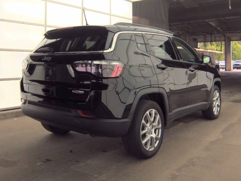 2022 Jeep Compass Latitude Lux