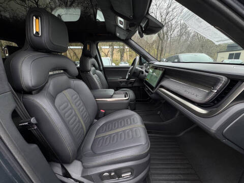 2024 Rivian R1T Adventure