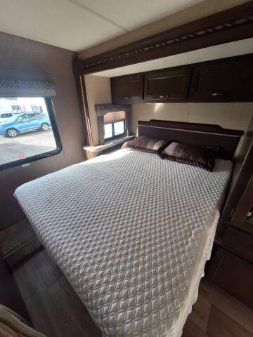 2018 Thor Motor Coach Four Winds 24F