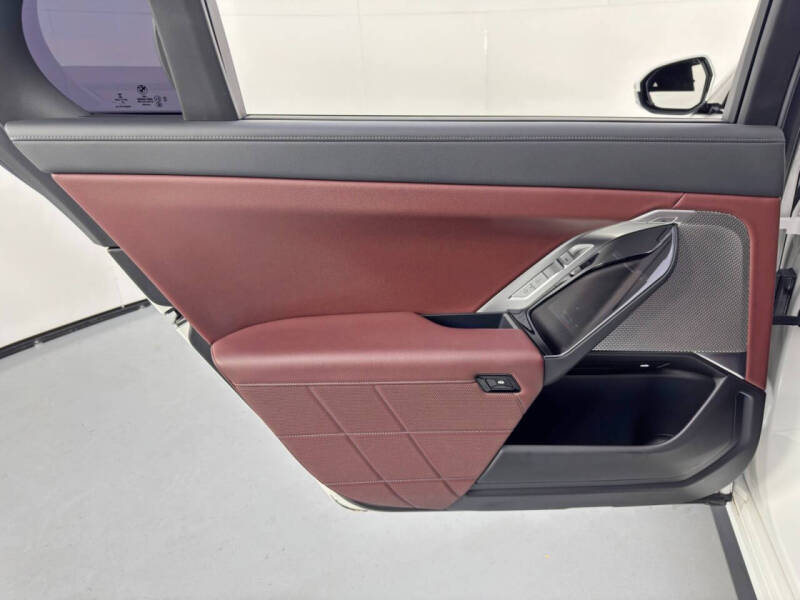 2023 BMW 7 Series 740i