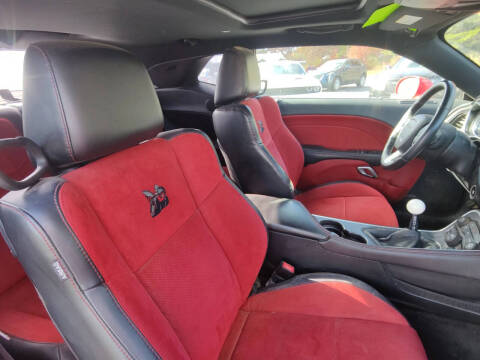 2016 Dodge Challenger 392 HEMI Scat Pack Shaker