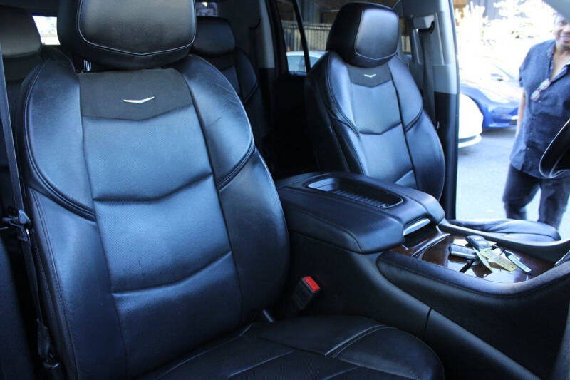 2018 Cadillac Escalade ESV Premium Luxury