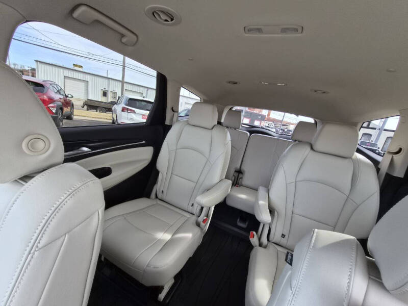 2023 Buick Enclave Essence