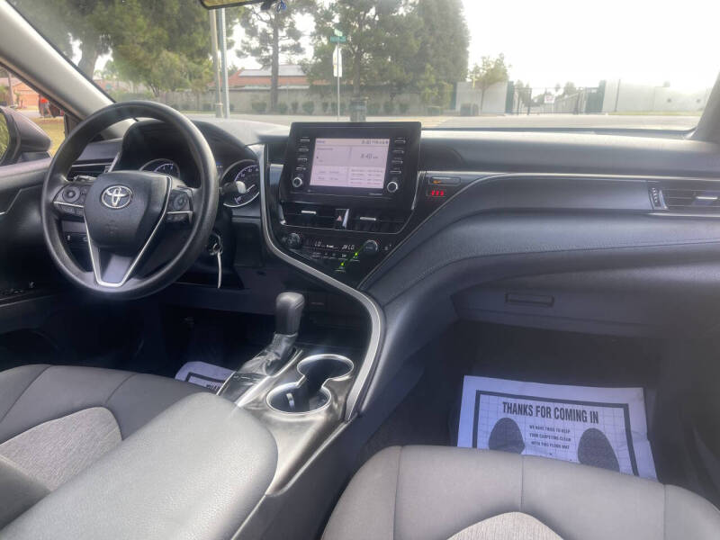 2022 Toyota Camry LE