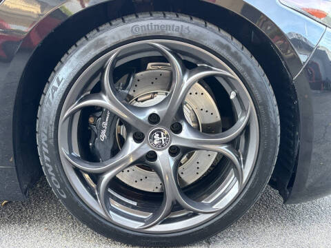 2017 Alfa Romeo Giulia Quadrifoglio