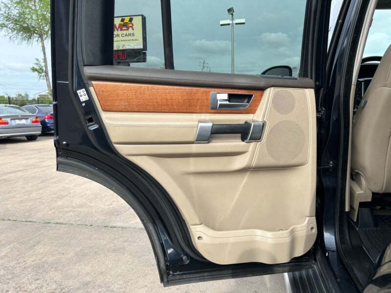 2016 Land Rover LR4 HSE LUX