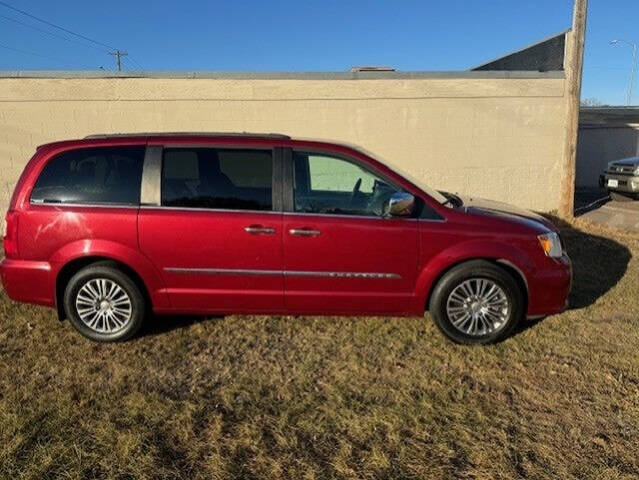 2016 Chrysler Town and Country for sale at MaLanie s Auto Sales in Sioux Falls, SD