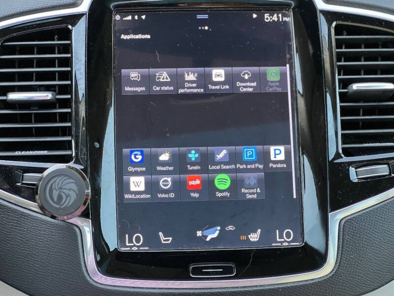 2016 Volvo XC90 T6 Momentum