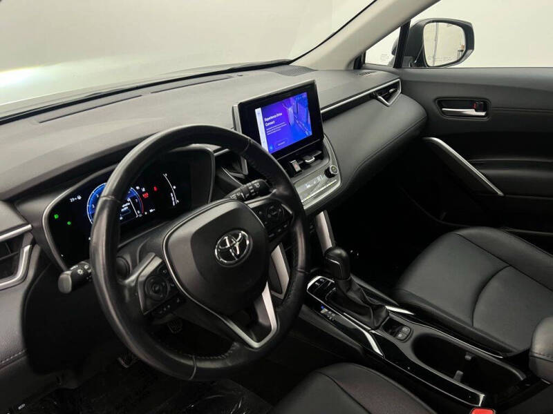 2024 Toyota Corolla Cross XLE