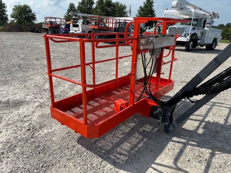 2016 Skyjack 86' Manlift