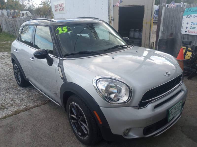 2015 MINI Countryman Countryman S photo 2