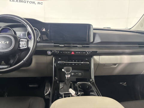 2024 Kia Carnival EX