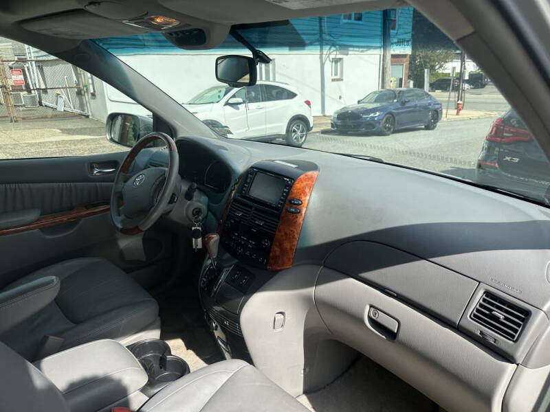 2008 Toyota Sienna XLE Limited