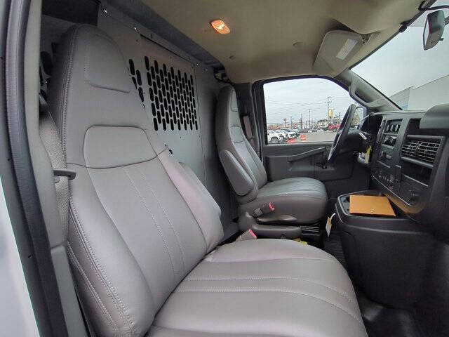 2025 Chevrolet Express 2500